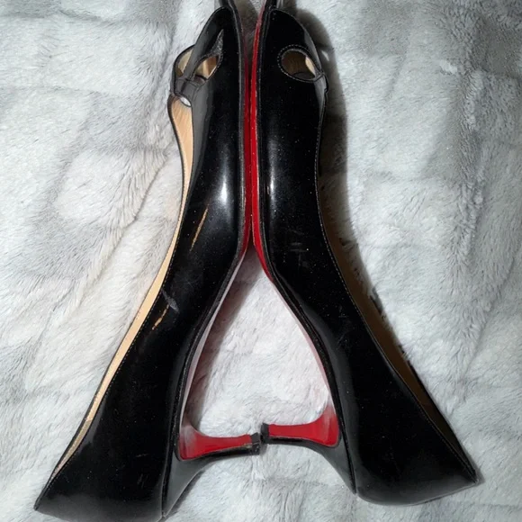 👠 CHRISTIAN LOUBOUTIN Pretty, black patent leather Open-Toe Women's Shoes 38